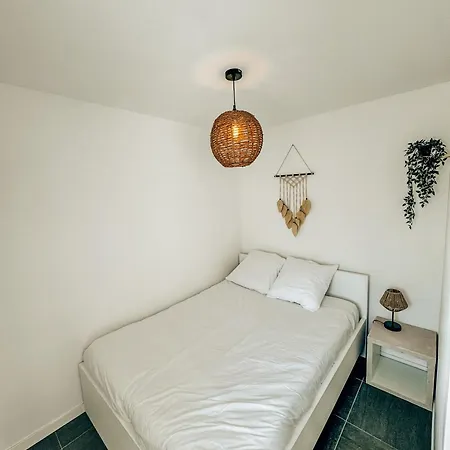 House 100m Plage, Sur Le Port. Apartment *